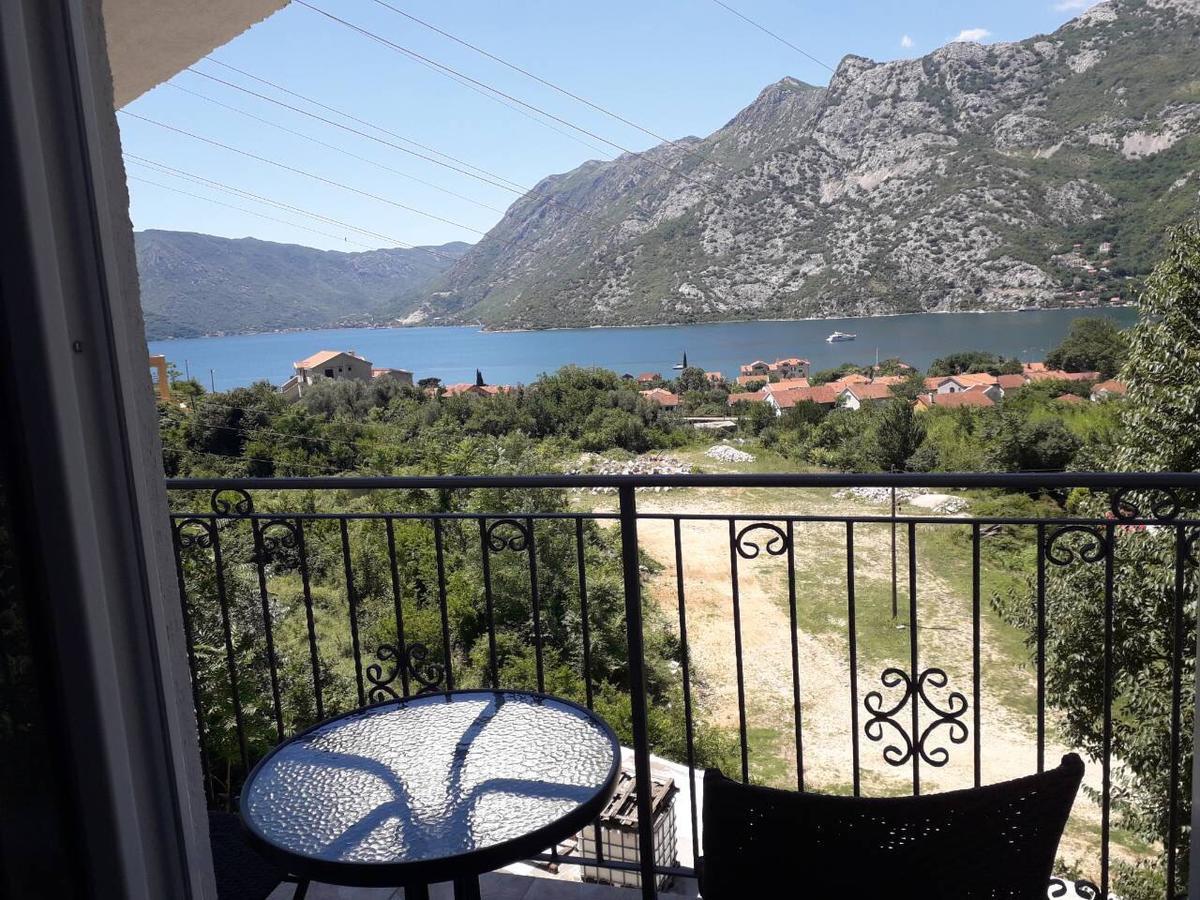 Apartmani Viza Risan Eksteriør bilde