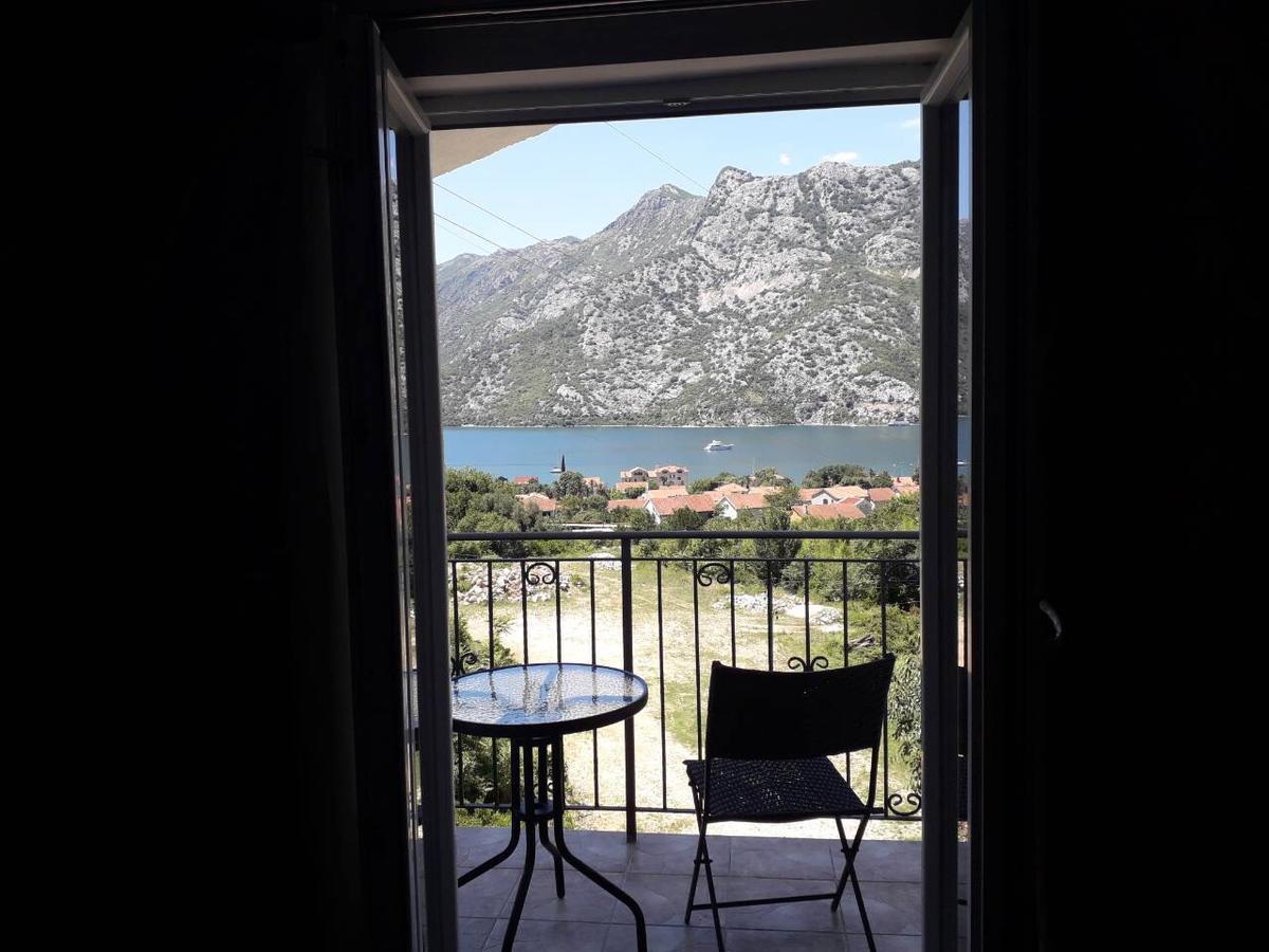 Apartmani Viza Risan Eksteriør bilde